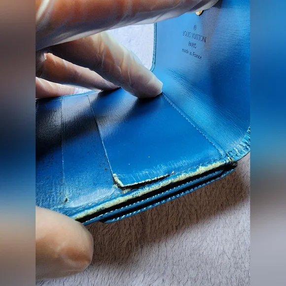 AUTHENTIC LOUIS VUITTON VINTAGE BLUE EPI LEATHER PORTE MONNAIE BILLETS WALLET - Picture 10 of 16